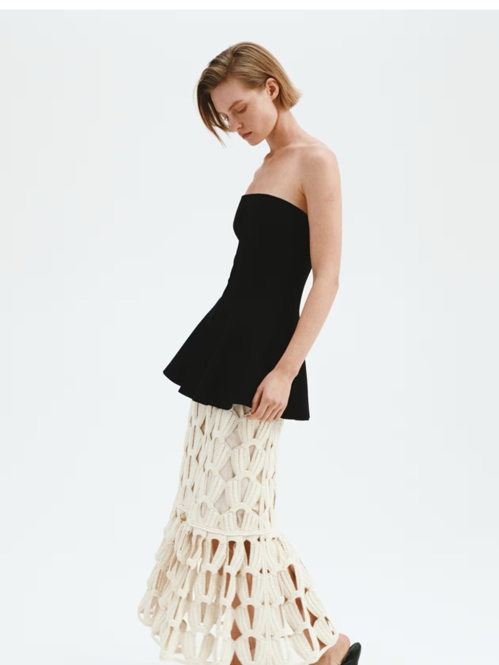 H&M CROCHET-LOOK SKIRT - Picture 2 of 3